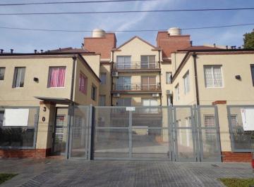Departamento de 2 ambientes, Esteban Echeverría · Amplio y Comodo Departamento 2 Ambientes en Excelente Zona! Complejo Iaros