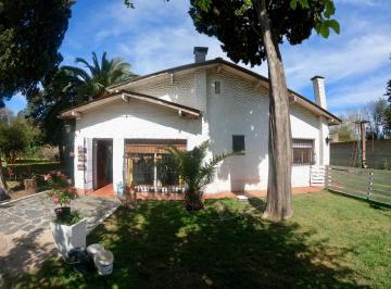 Casa · 138m² · 4 Ambientes · 5 Cocheras · Cochabamba 1700 Villa de Mayo