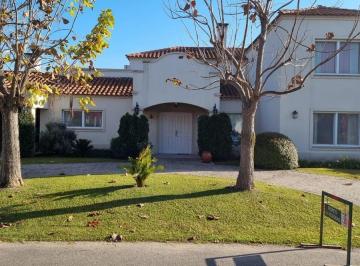 Casa · 332m² · 3 Dormitorios · 3 Cocheras · Casa en La Concepción de Luján