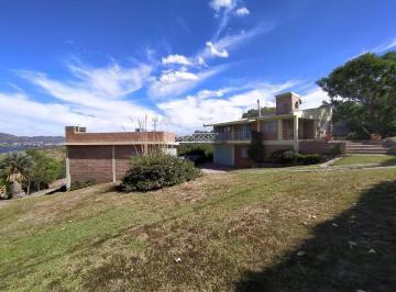 Casa · 160m² · 4 Ambientes · Se Vende Casa en Lago Azul Villa Carlos Paz Excelentes Vistas