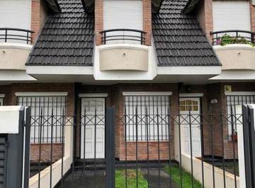 Casa · 100m² · 4 Ambientes · 1 Cochera · Dúplex 4 Ambientes en Venta - Haedo, Barrio Güemes