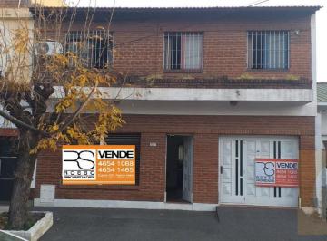 Casa · 170m² · 5 Ambientes · 1 Cochera · Casa 5 Ambientes en Venta - Ramos Mejia