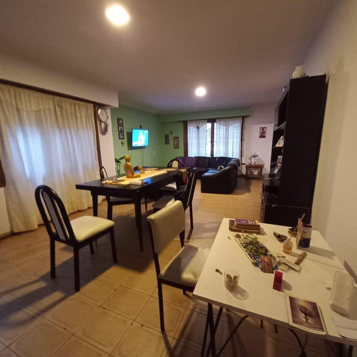 Chalet 5 amb, 160m² con cochera en General San Martín