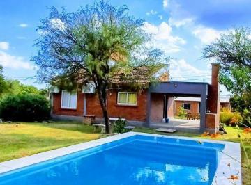 Casa · 100m² · 3 Ambientes · 1 Cochera · Hermosa Casa Amoblada con Piscina Alquiler Permanente