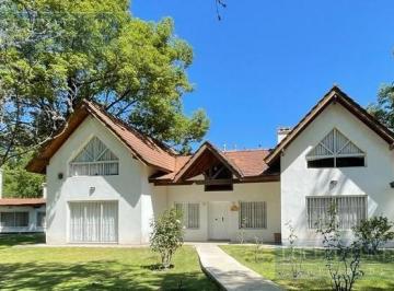 Casa · 320m² · 6 Ambientes · Casa Qinta en Venta en La Lonja - Pilar