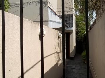 PH de 3 ambientes, Lanús · Hermoso PH. Unico por Pasillo