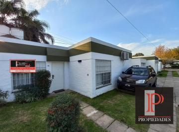 PH · 100m² · 3 Ambientes · 2 Cocheras · Hermoso PH en Temperley en Condominio, con Patio y Garage Tipo Quincho 2 Dorm. Impecable Esta