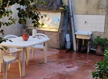 PH de 4 ambientes, Lanús · Oportunidad, Se Escuchan Ofertas! PH Interno de 4 Ambientes con 2 Patios