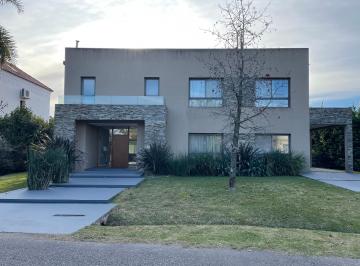 Casa de 5 ambientes, Pilar · Alquiler Anual en La Lomada de Pilar
