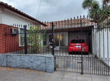 Casa de 4 ambientes, Avellaneda · Casa de Cuatro Ambientes con Garaje