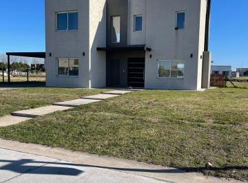 Casa de 5 ambientes, Presidente Perón · Hermosa Casa en Canning Barrio La Alameda