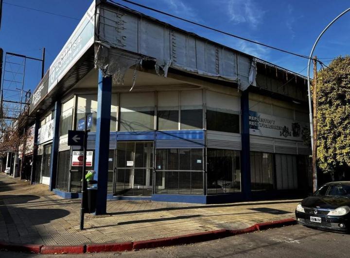 Local comercial · 1221m² · 5 Ambientes