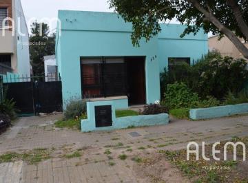 Casa · 60m² · 3 Ambientes · 1 Cochera · Casa - Turdera