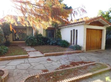 Casa · 154m² · 3 Ambientes · 4 Cocheras · Casa | 154 m² | Lote 400 m² | Pileta | Quincho