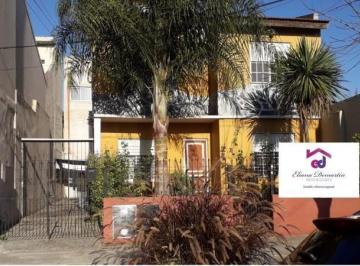 PH · 77m² · 4 Ambientes · Casa PH en Venta en Villa Dominico, Avellaneda. 4 Ambientes y Garaje. Apta Credito
