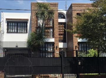 Casa de 5 ambientes, Quilmes · Casa en Venta de 4 Dorm. C/ Cochera en Quilmes Oeste, Se Escuchan Ofertas