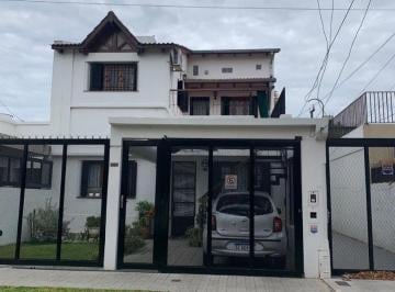 Casa · 200m² · 4 Ambientes · Vendo Casa en Agrelo 955