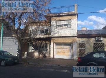 PH · 200m² · 8 Ambientes · 3 Cocheras · PH - Pompeya