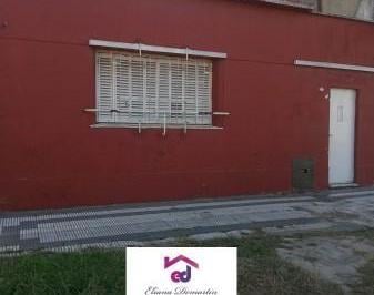 Casa · 95m² · 4 Ambientes · Casa de 4 Ambientes en Alquiler en Lanus