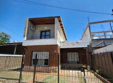 Casa 300m² Venta Morón · Casa 4 Ambientes con Pileta en Venta en Moron
