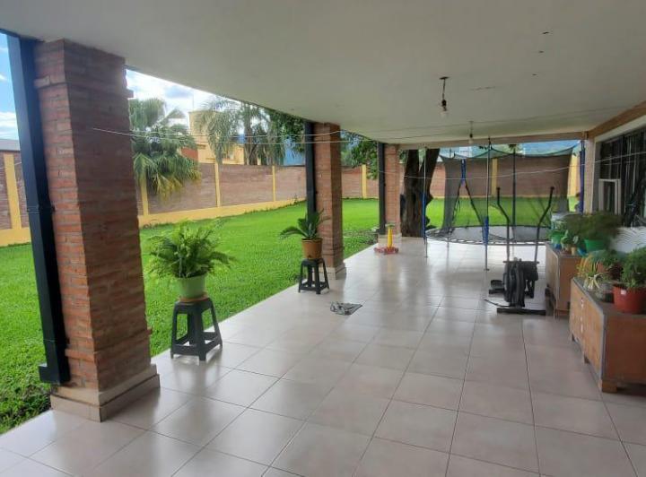 Casa · 195m² · 6 Ambientes · 1 Cochera