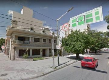 Casa · 500m² · 5 Dormitorios · 1 Cochera · Belgrano y A. Güemes