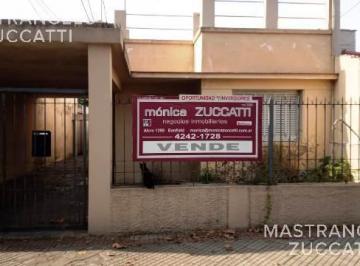 Casa · 240m² · Levalle 1233 - Banfield Oeste