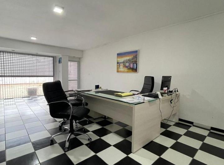 Local comercial · 100m² · 3 Ambientes