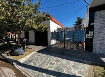 Casa de 3 ambientes, Ituzaingó · Casa con Posibilidad de Departamentos Para Alquilar