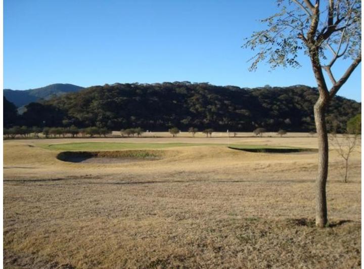 Terreno · 2560m²