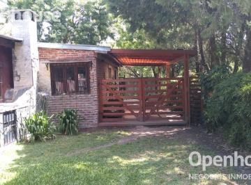 Casa · 183m² · 6 Ambientes · 2 Cocheras · Venta de Excelente Casa en Barrio Pellegrini - Villa Rosa
