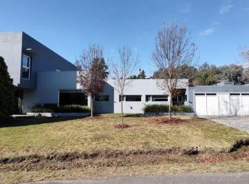 Casa · 403m² · 4 Dormitorios · 5 Cocheras · Casa en Lomas de San Antonio Luján