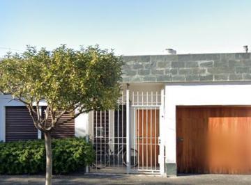 Casa · 81m² · 3 Ambientes · 1 Cochera · Casa - Temperley Este