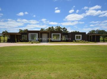 Foto1 · Preciosa Casa en Venta de 4 Dorm. en La Barra, Punta del Este.