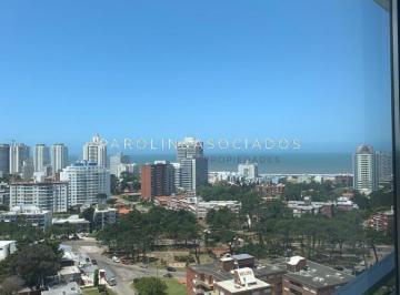 Foto1 · Apartamento en Venta de 2 Dorm. en Alexander Boulevard, Punta del Este.