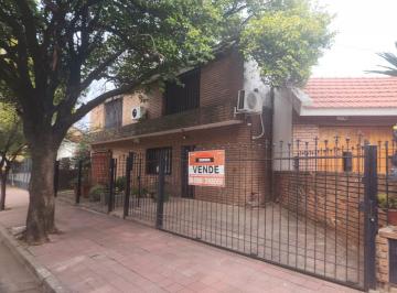 Casa · 4 Dormitorios · 1 Cochera · Casa - Maipú Seccion 1