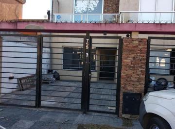 Casa · 100m² · 3 Ambientes · 1 Cochera · Duplex de Tres Ambientes en Ituzaingo Apto Crédito