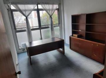 Oficina comercial · 24m² · 1 Ambiente · Oficina Monoambiente Dividida en Quilmes Centro