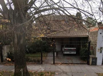 Casa · 180m² · 4 Ambientes · 1 Cochera · Casa - Jose Marmol