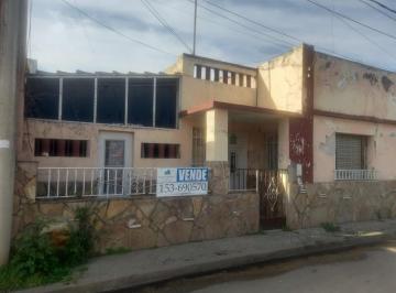 Casa de 3 ambientes, Rosario · Venta - Casa de 2 Dorm. con Patio y Terraza.