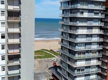 Departamento Venta de 2 ambientes · Departamento 2 Amb. Luminoso Vista Al Mar Sobre Peatonal en Miramar