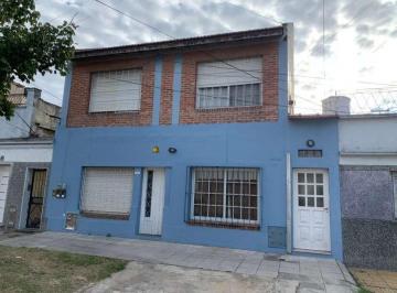 PH de 3 ambientes, Avellaneda · Hermoso Departamento Tipo Casa de 3 Ambientes en Planta Alta.