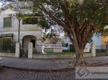 Casa · 211m² · 3 Dormitorios · 1 Cochera · Casa a Reciclar en El Centro de Remedios de Escalada