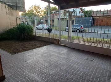 Casa de 2 ambientes, Lomas de Zamora · Caseros Al 400 Casa 2 Amb Amplia con Cochera y Patio