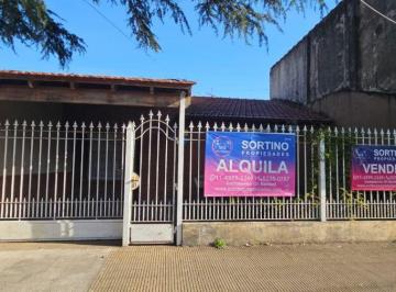 Casa de 2 ambientes, Lomas de Zamora · Caseros Al 400 Casa 2 Amb Amplia con Cochera y Patio