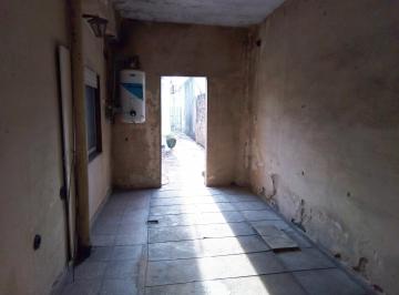 PH de 3 ambientes, Morón · V694 Morón PH 3 Amb. con Patio - Venta con Renta - Oportunidad Sin Expensas