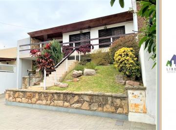 Casa de 4 ambientes, La Matanza · Casa de 4 Ambientes con Piscina - Lote 10x33 // Catriel 1373