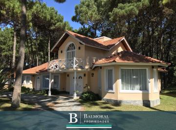 BML-BML-132_2 · Venta de Casa de 3 Dorm. en Pinamar Norte Frente Al Centro Comercial