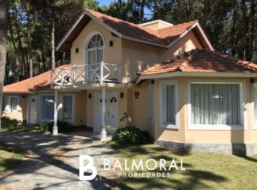 BML-BML-132_2 · Venta de Casa de 3 Dorm. en Pinamar Norte Frente Al Centro Comercial