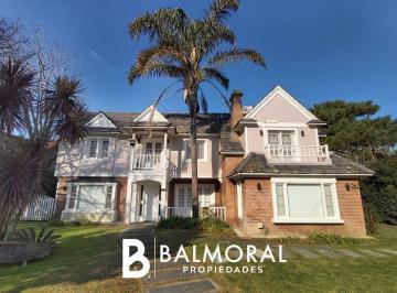 BML-BML-150_2 · Casa en Venta Pinamar Zona Centro Playa. Ref: 8896